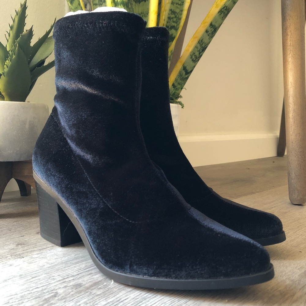 Forever 21 Black velvet boots